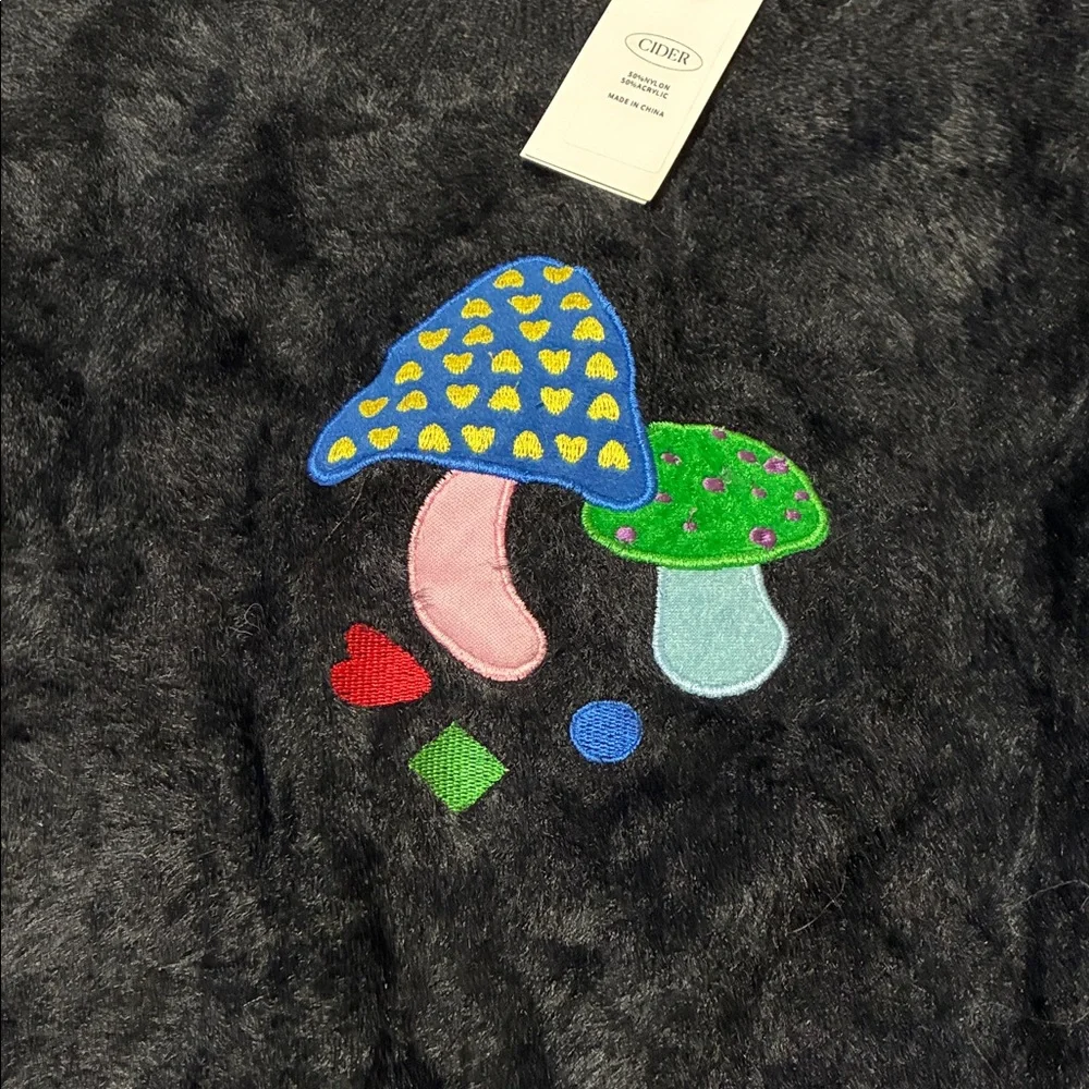 Cider Black Sweater with Mushrooms - Picture 4 of 5